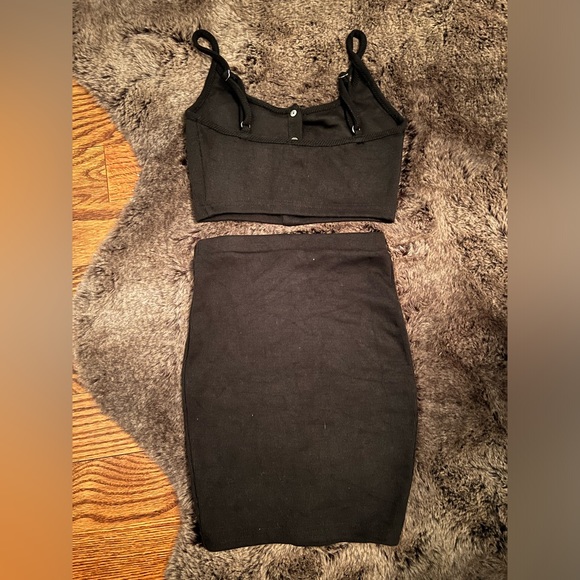Fashion Nova black cropped skirt set - Picture 2 of 4